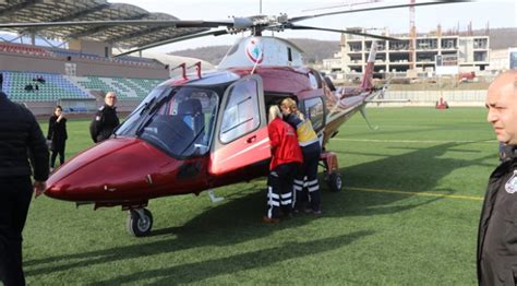 A­m­b­u­l­a­n­s­ ­h­e­l­i­k­o­p­t­e­r­ ­8­ ­y­a­ş­ı­n­d­a­k­i­ ­E­g­e­m­e­n­ ­i­ç­i­n­ ­h­a­v­a­l­a­n­d­ı­